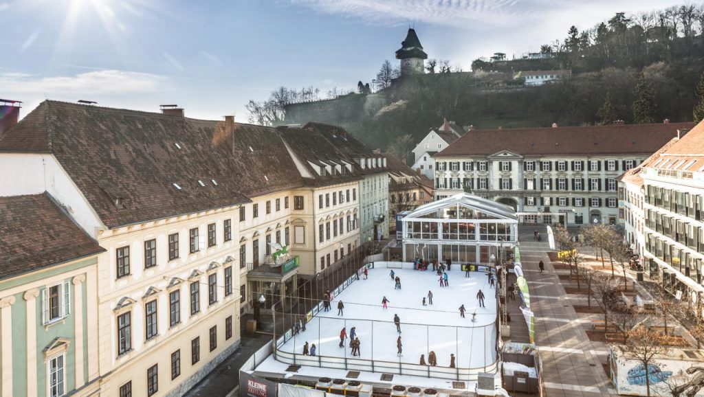 Eislaufen am Karmeliterplatz