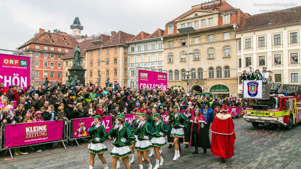 Ziel vom Faschingszug am Hauptplatz in Graz