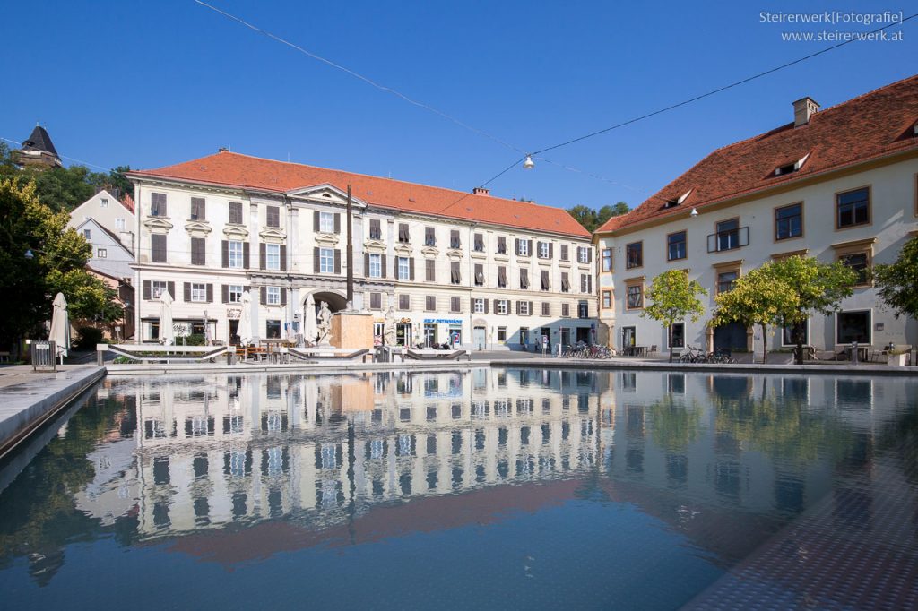 Brunnen am Karmeliterplatz