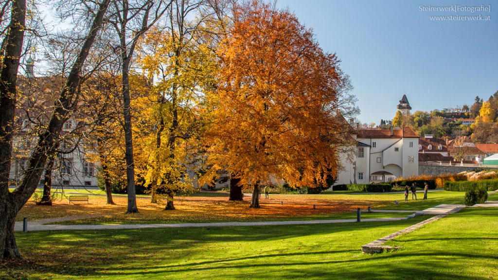 Burggarten im Herbst Graz