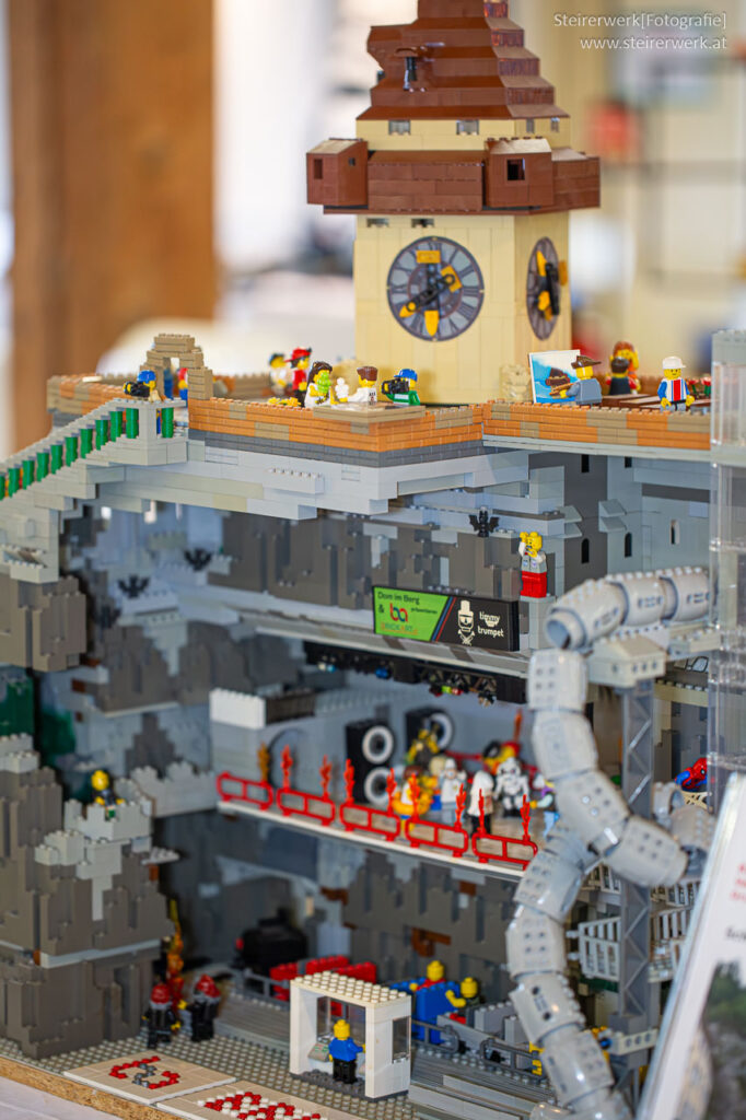 Schlossberg aus Lego von Brickart