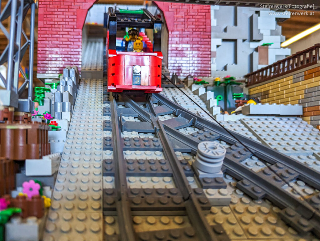 Lego Schlossbergbahn roter Wagen
